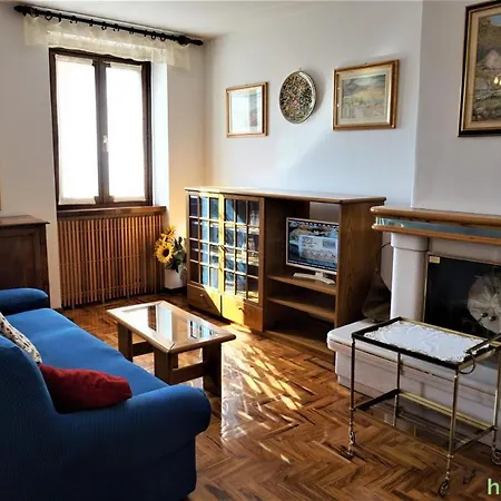 Garda Apartment *